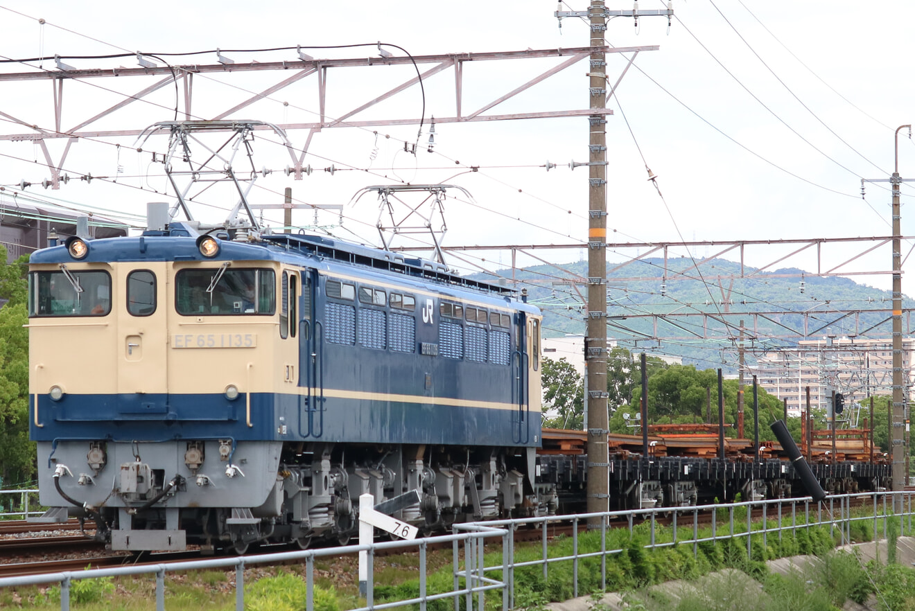 【JR西】EF65-1135牽引姫路貨物工臨の拡大写真