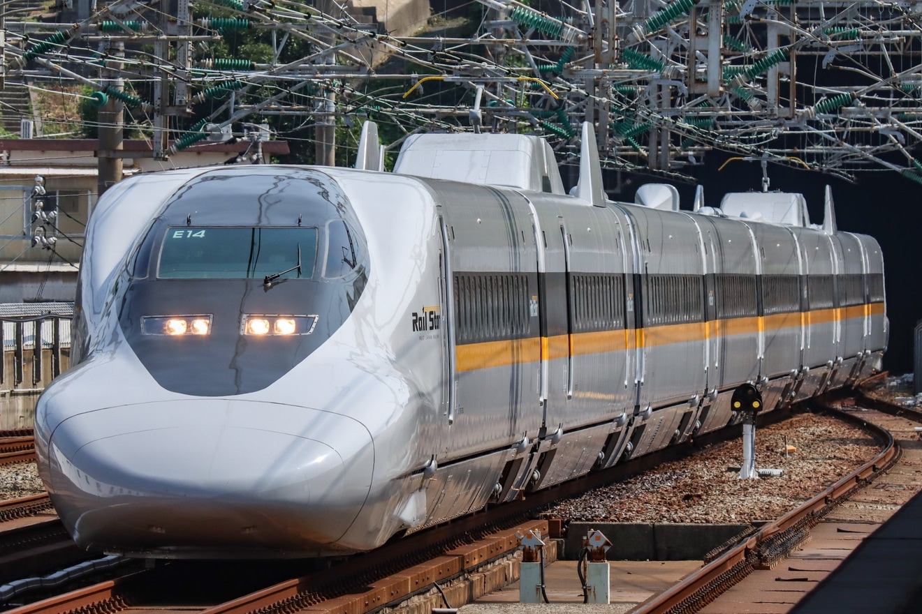【JR西】700系E14編成博多総合車両所出場試運転の拡大写真