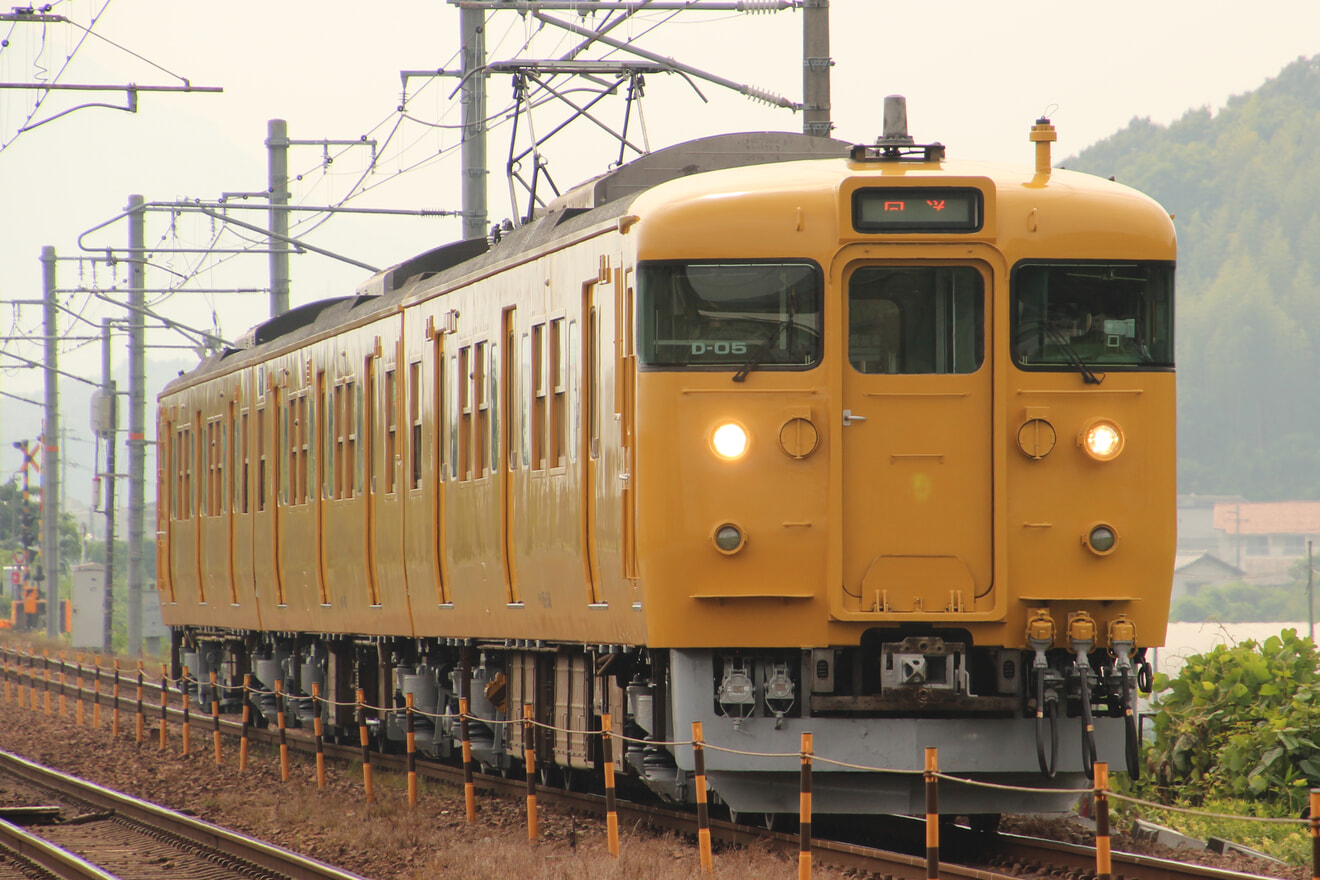 【JR西】115系D-05編成下関総合車両所出場回送(202207)の拡大写真