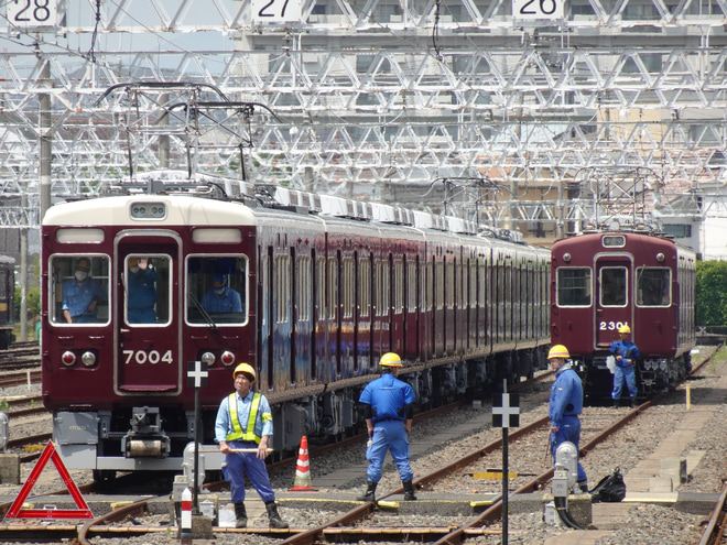 【阪急】7000系7004Fが誘導障害試験を実施を正雀駅で撮影した写真