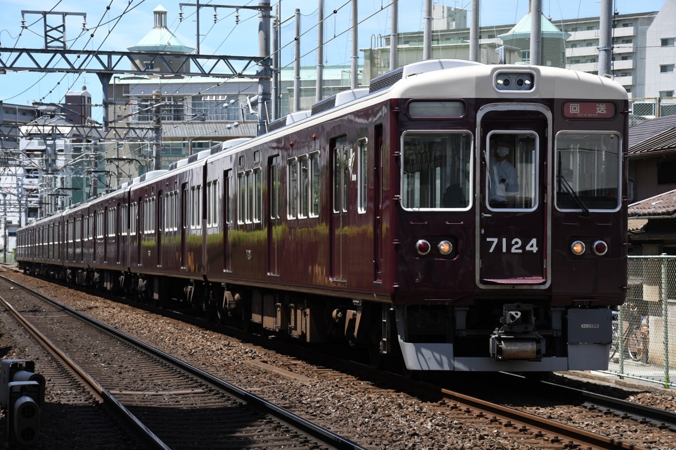 【阪急】8000系・7000系の8040F+8041F+7024Fが正雀工場へ入場回送の拡大写真