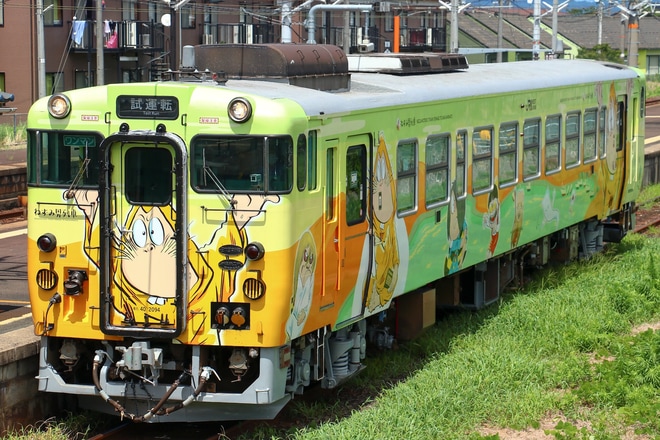 【JR西】キハ40-2094(ねずみ男列車）後藤総合車両所出場試運転を直江駅で撮影した写真