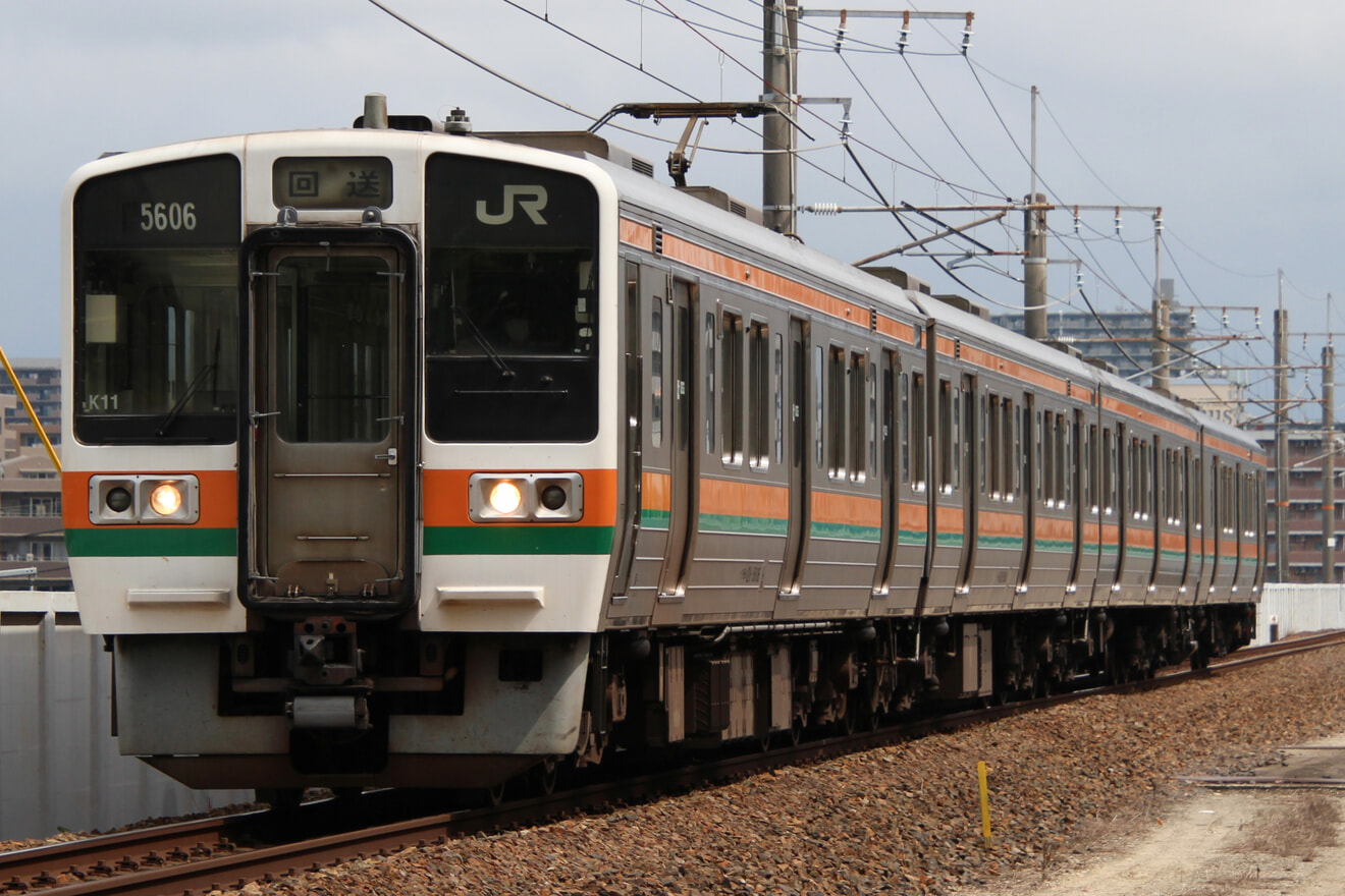 【JR海】211系K11編成が愛知環状鉄道へ貸出回送の拡大写真