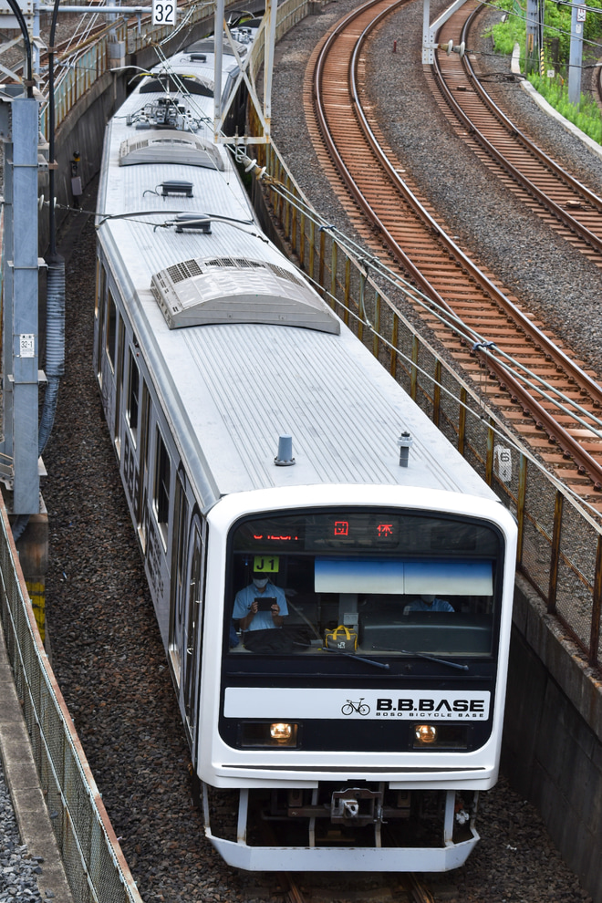 【JR東】「B.B.BASE」で行く常磐・成田線の旅「夏休み自由研究号」』ツアー開催を上野～日暮里間で撮影した写真