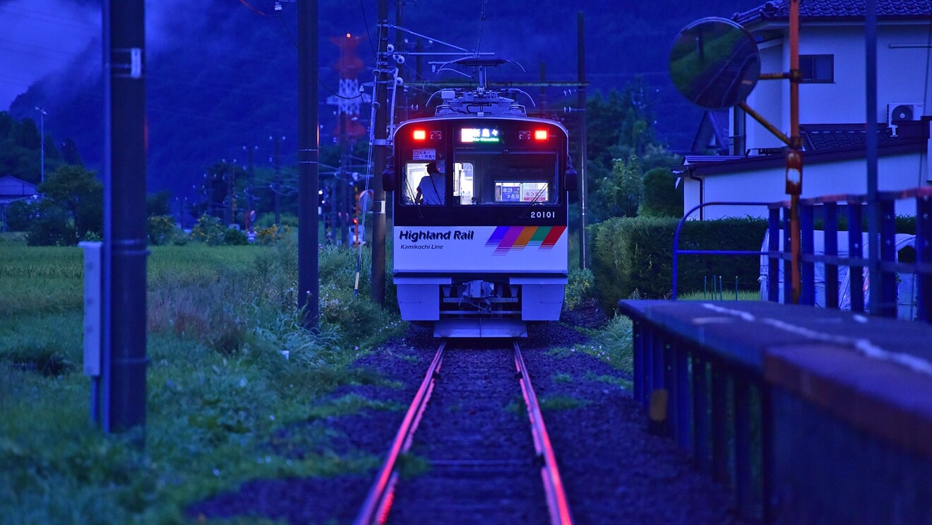 【アルピコ】「オールナイトトレイン深夜の新村車両所ED301撮影会」ツアーを催行の拡大写真