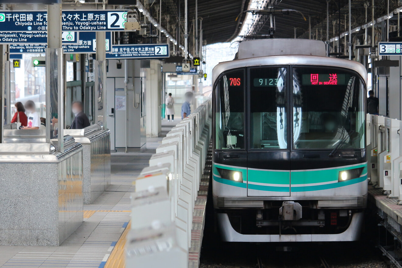 【メトロ】9000系9123F綾瀬車両基地入場回送の拡大写真