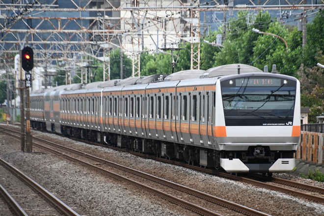 【JR東】E233系H57編成(グリーン組み込み)が12両編成で試運転を平塚駅で撮影した写真