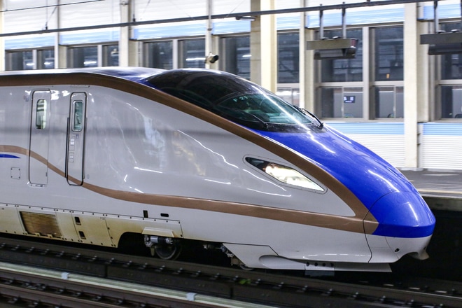 【JR東】E7系F21編成新幹線総合車両センター出場回送(202208)を郡山駅で撮影した写真