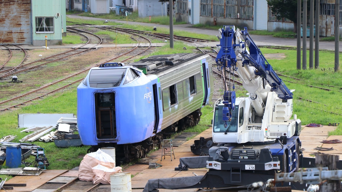 JR北】キハ281-4が五稜郭車両所で解体中 |2nd-train鉄道ニュース