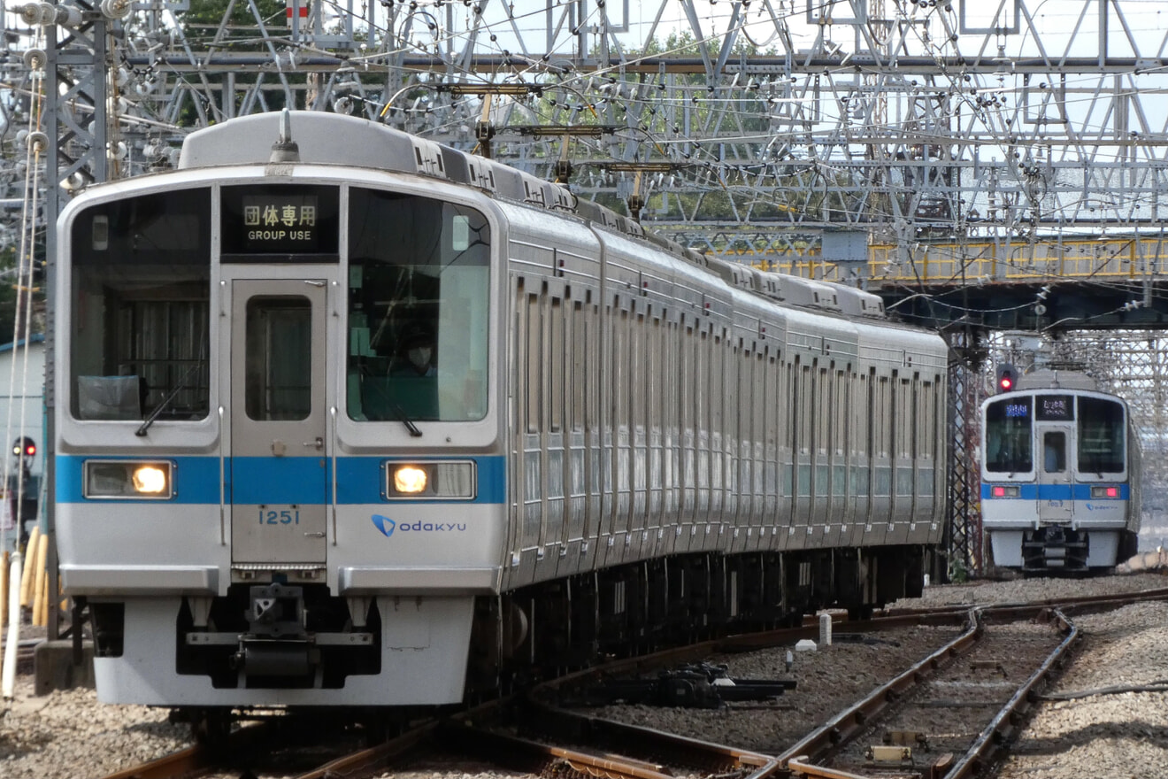 【小田急】1000形1251×6(1251F)使用の団体列車の拡大写真