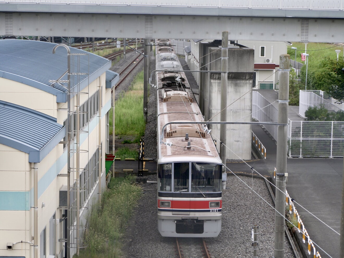【東急】8両編成となった3000系3101Fが浦和美園車両基地へ回送の拡大写真