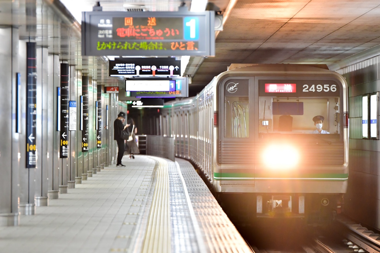 【大阪メトロ】24系24656Fが緑木検車場へ入場の拡大写真