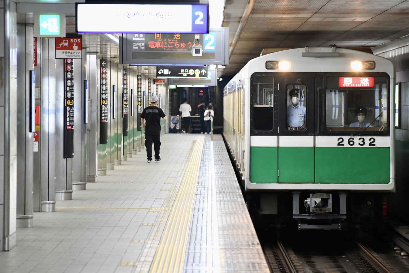 【大阪メトロ】20系2632Fが緑木検車場を出場し回送の拡大写真