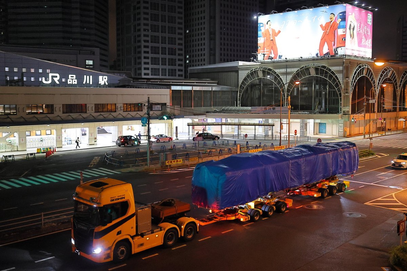 【JR東】EF58-61大宮総合車両センターへ陸送の拡大写真