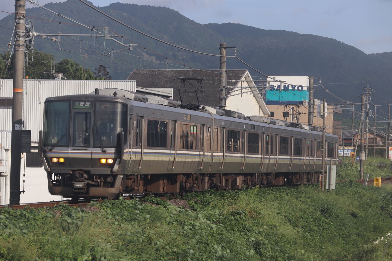 【JR西】223系V18編成が草津線運用を代走の拡大写真