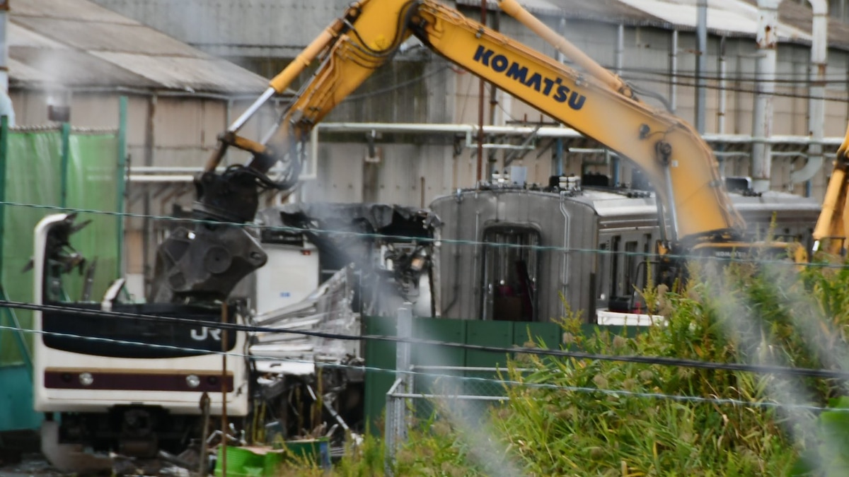 JR東】205系600番台ヤマY10編成のクハ205-610解体中 |2nd-train鉄道