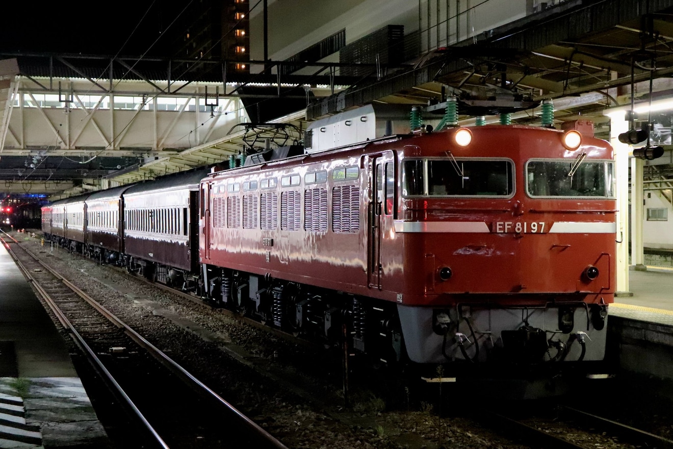 【JR東】旧型客車5両が秋田へ配給輸送の拡大写真