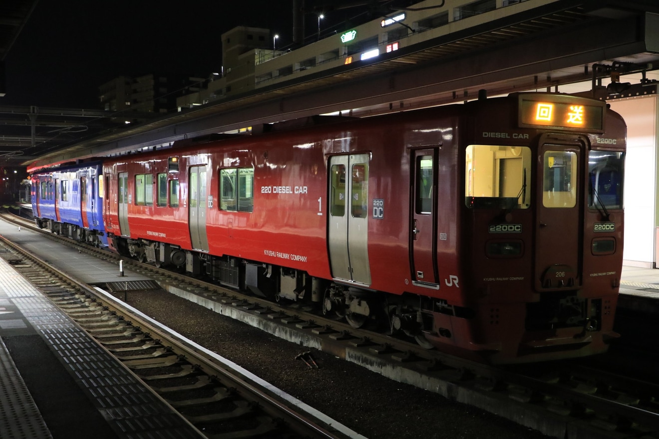 【JR九】キハ220-206(赤色)+キハ220-209(SSL)熊本へ回送の拡大写真