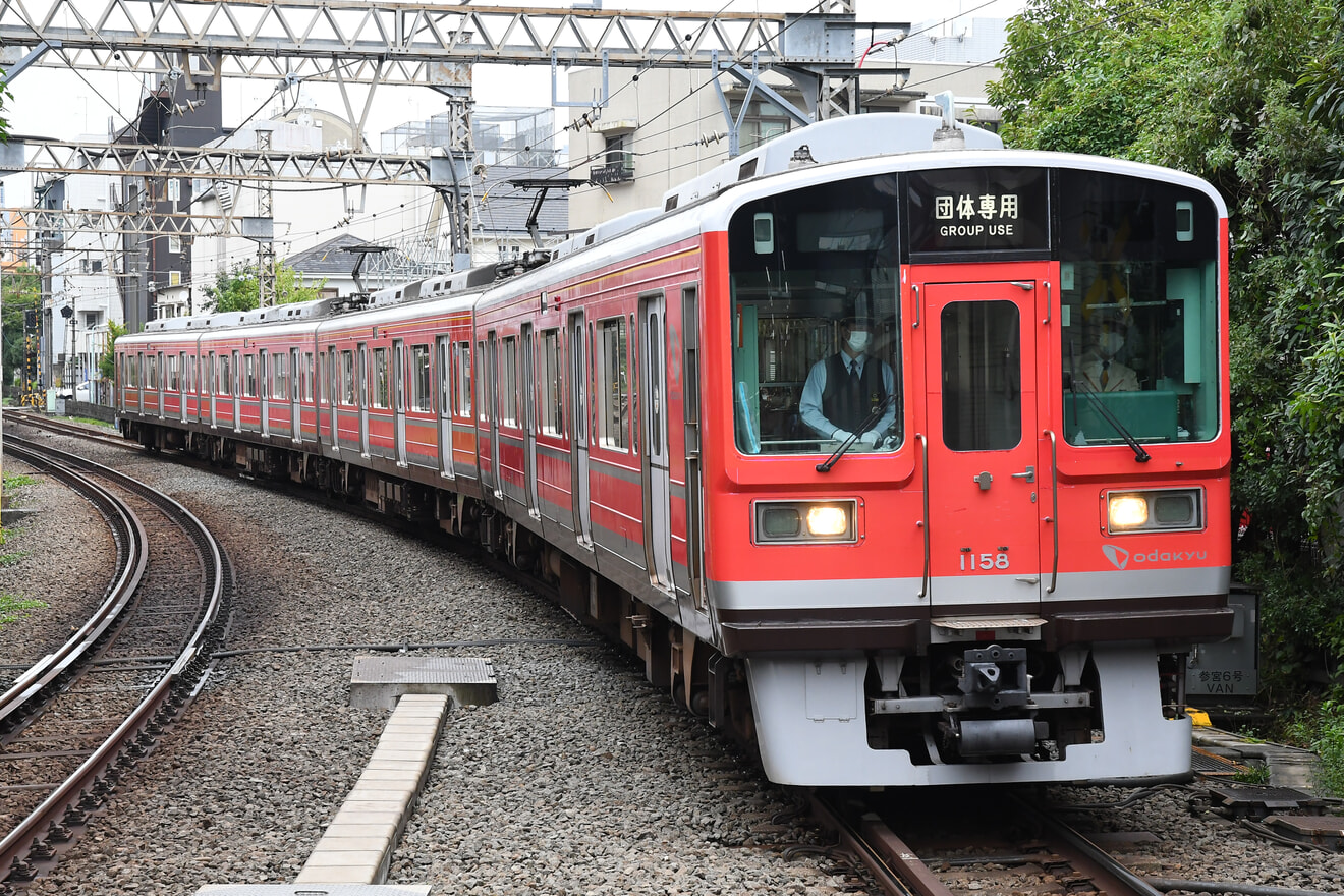 【小田急】箱根で活躍したVSEと赤い1000形 夢の紅白追いかけっこリレー!の拡大写真