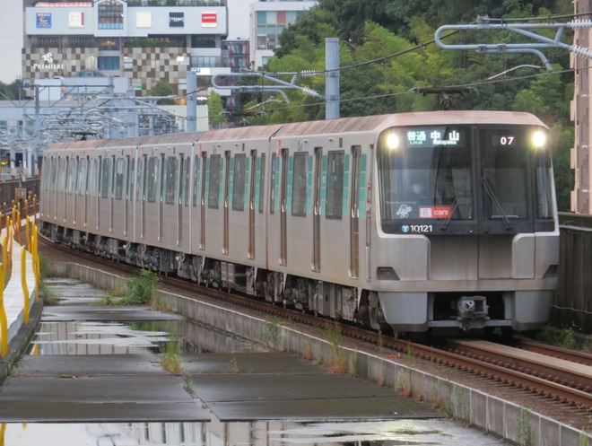 【横市交】グリーンラインの6両編成運転開始をセンター南駅で撮影した写真