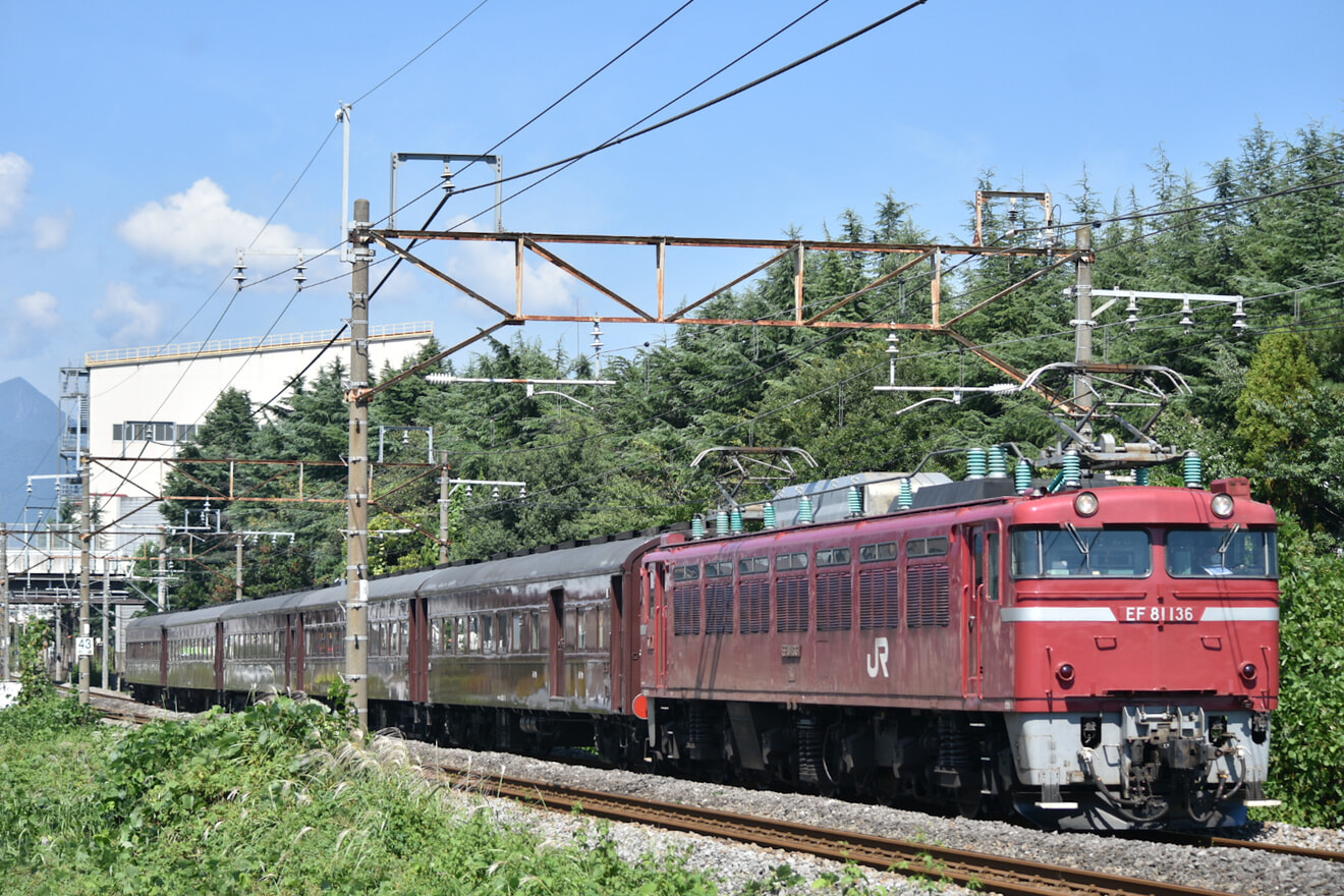 【JR東】旧型客車5両が秋田から返却回送の拡大写真