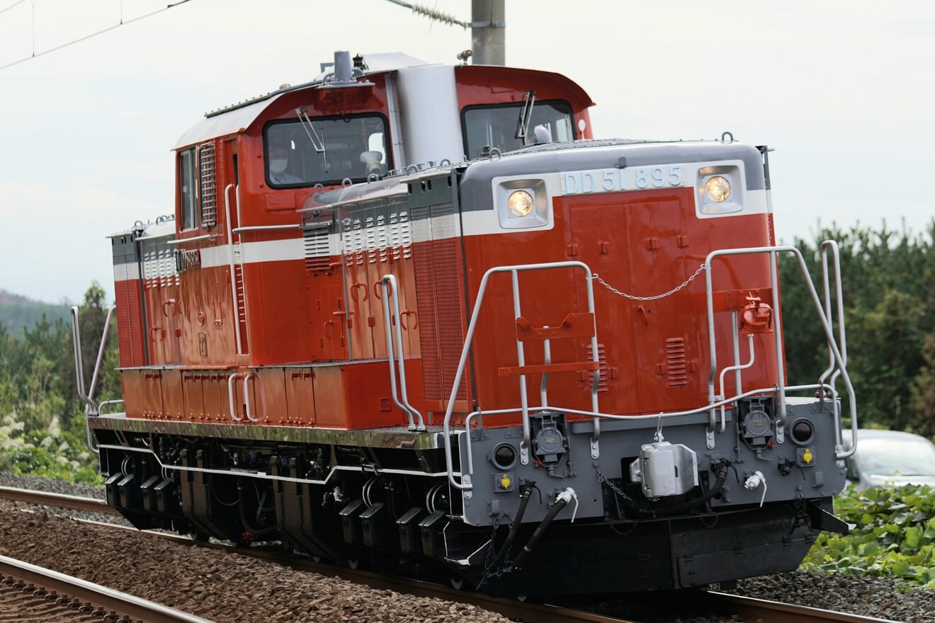 【JR東】DD51-895が秋田総合車両センター出場試運転の拡大写真
