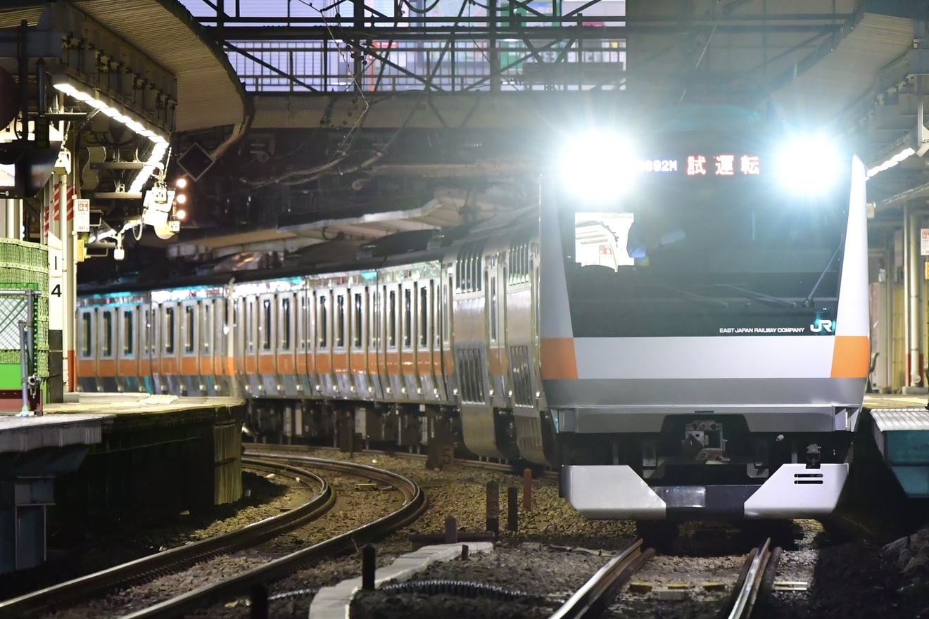 【JR東】E233系トタH57編成(G車組込12両)青梅線にて試運転の拡大写真