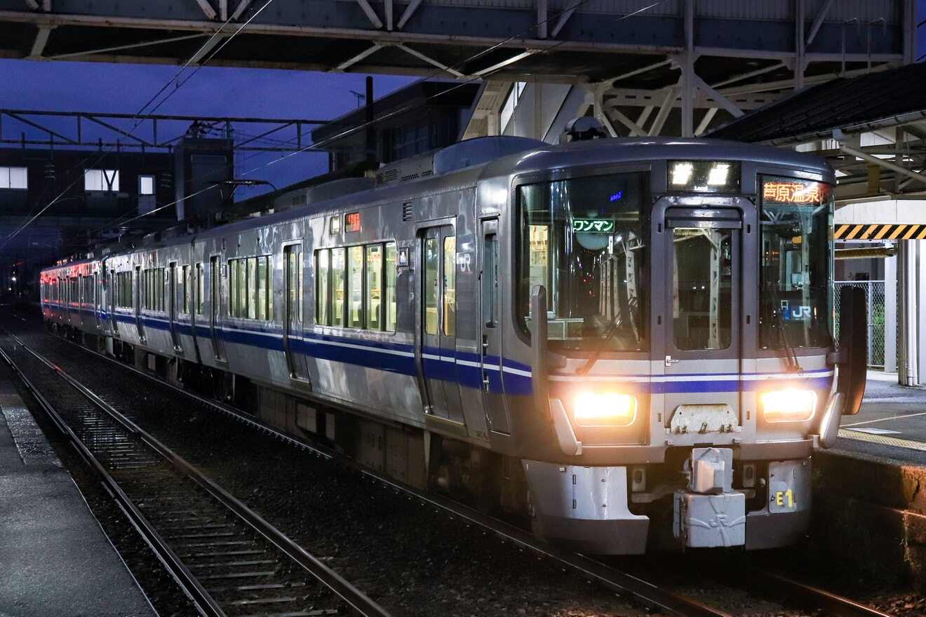 【JR西】521系E1編成(一次車)が福井以北への拡大写真