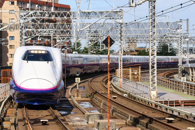 【JR東】E2系J68編成新幹線総合車両センター出場北上試運転を不明で撮影した写真