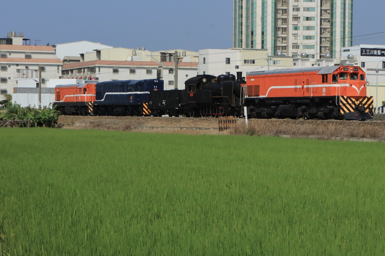 【台鐵】R155+CK124+炭水車+R6+R21の回送の拡大写真