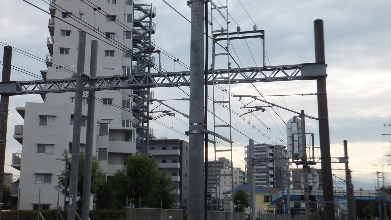 【相鉄】相模大塚駅付近架線柱短縮工事の拡大写真