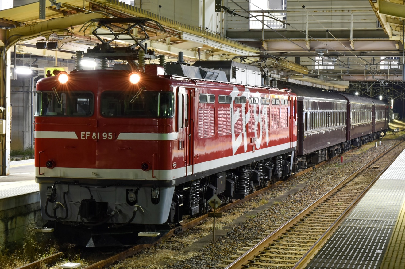 【JR東】「再会、只見線」使用旧型客車返却回送の拡大写真