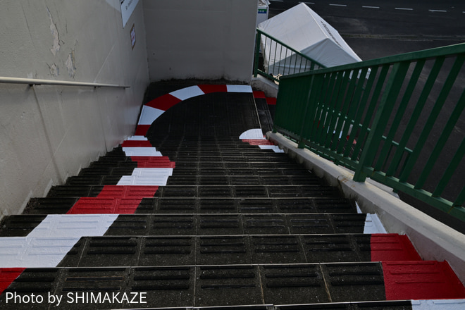 【伊勢鉄】レーシングコースを鈴鹿サーキット稲生駅に再現を鈴鹿サーキット稲生駅で撮影した写真
