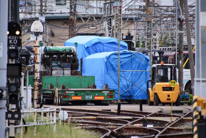 【京阪】5000系5551Fの5551号車廃車陸送を不明で撮影した写真