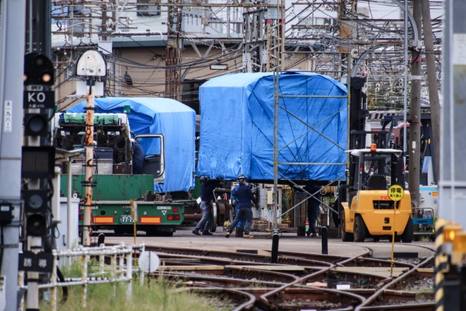【京阪】5000系5551Fの5551号車廃車陸送を不明で撮影した写真