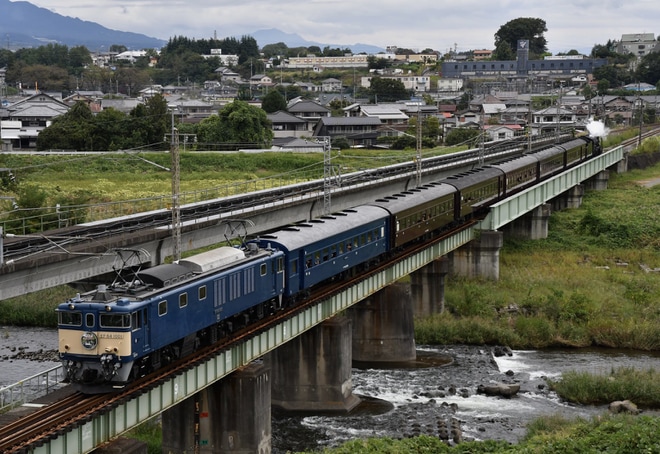 【JR東】青色の旧型客車「スハフ42-2234」が営業運転開始を群馬八幡～安中間で撮影した写真