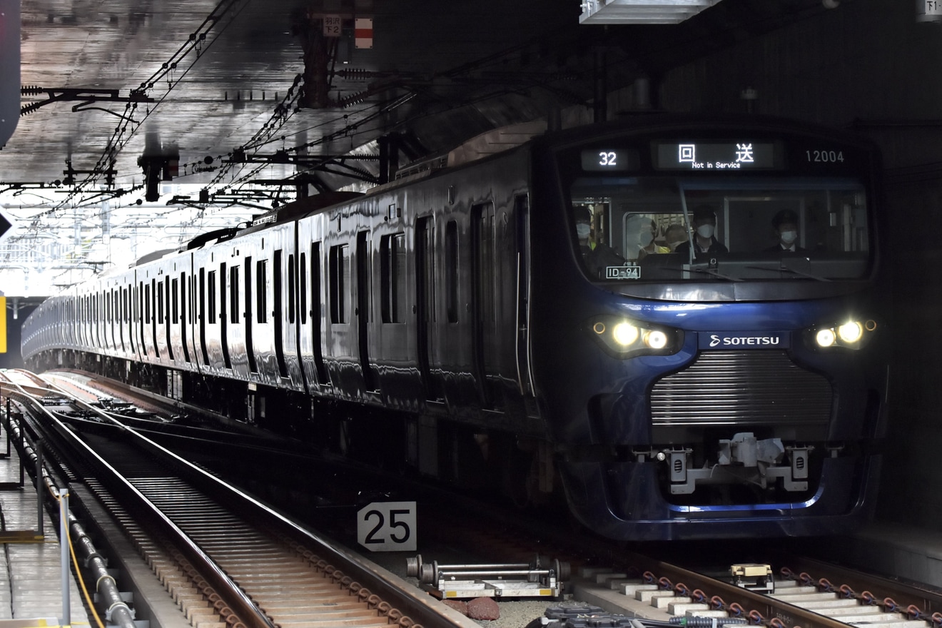 【相鉄】21000系と12000系が新横浜駅への拡大写真