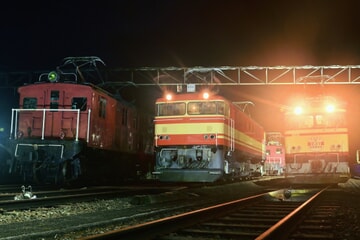 【西武】横瀬車両基地で夜間撮影会開催