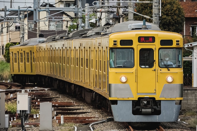【西武】2000系2027Fが小手指車両基地へ回送を所沢駅で撮影した写真