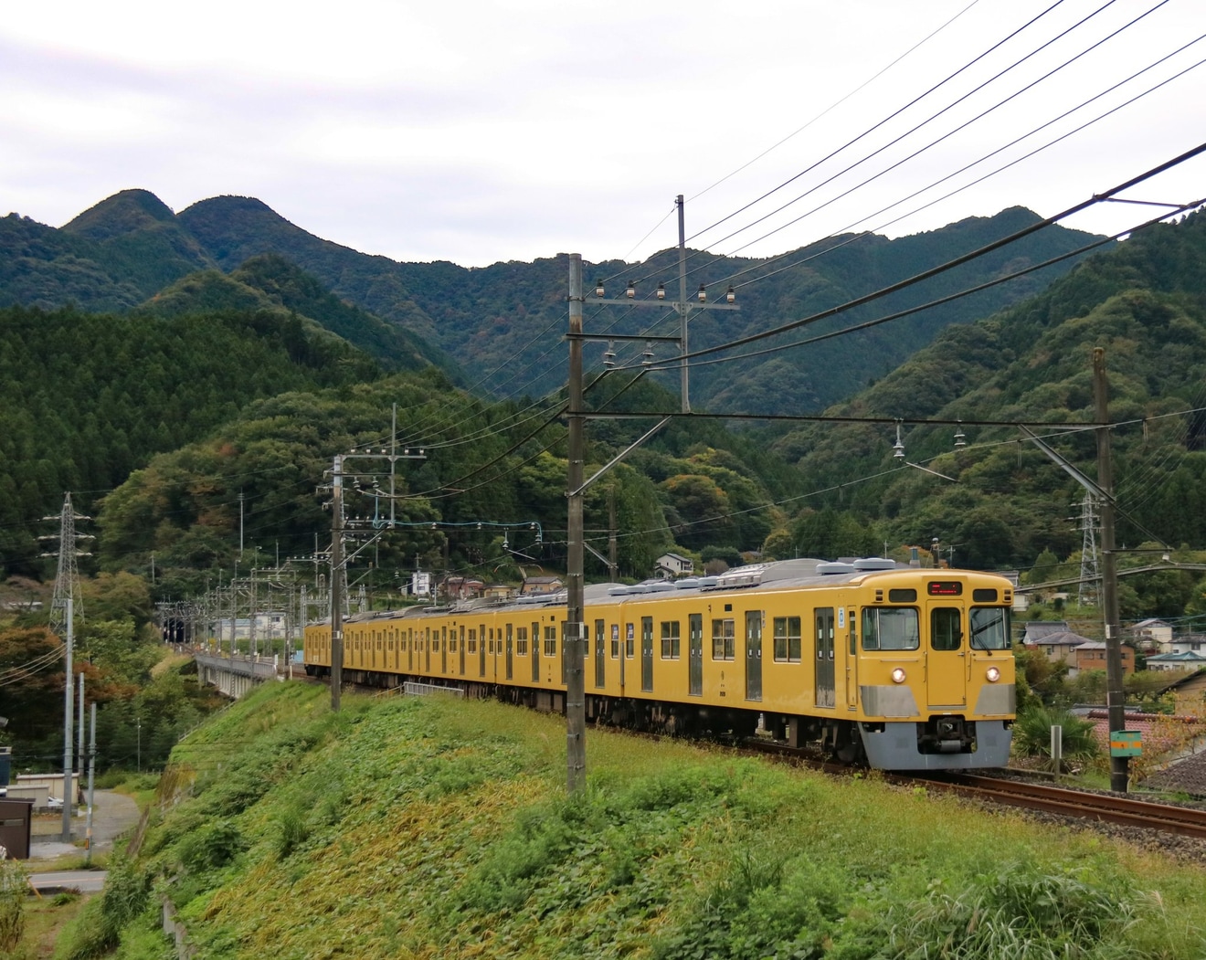 【西武】2000系2027F 横瀬へ廃車回送の拡大写真