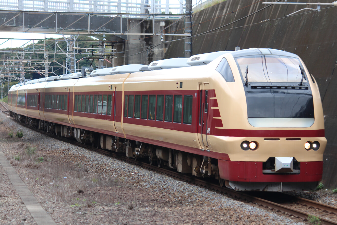 【JR東】E653系カツK70編成使用 団体臨時列車の拡大写真