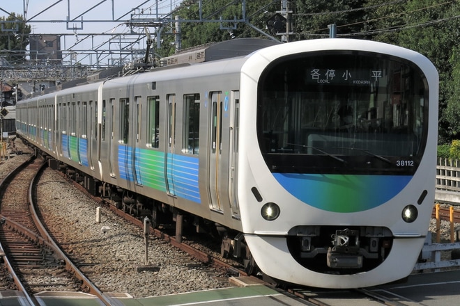 【西武】30000系38112Fが西武新宿線系統で運用を不明で撮影した写真