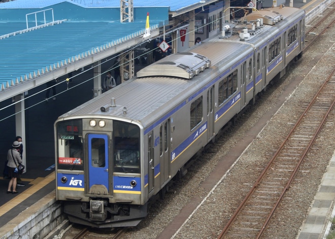 【IGR】快速「あおもり」「もりおか」運行でIGR車両が青森へを青森駅で撮影した写真