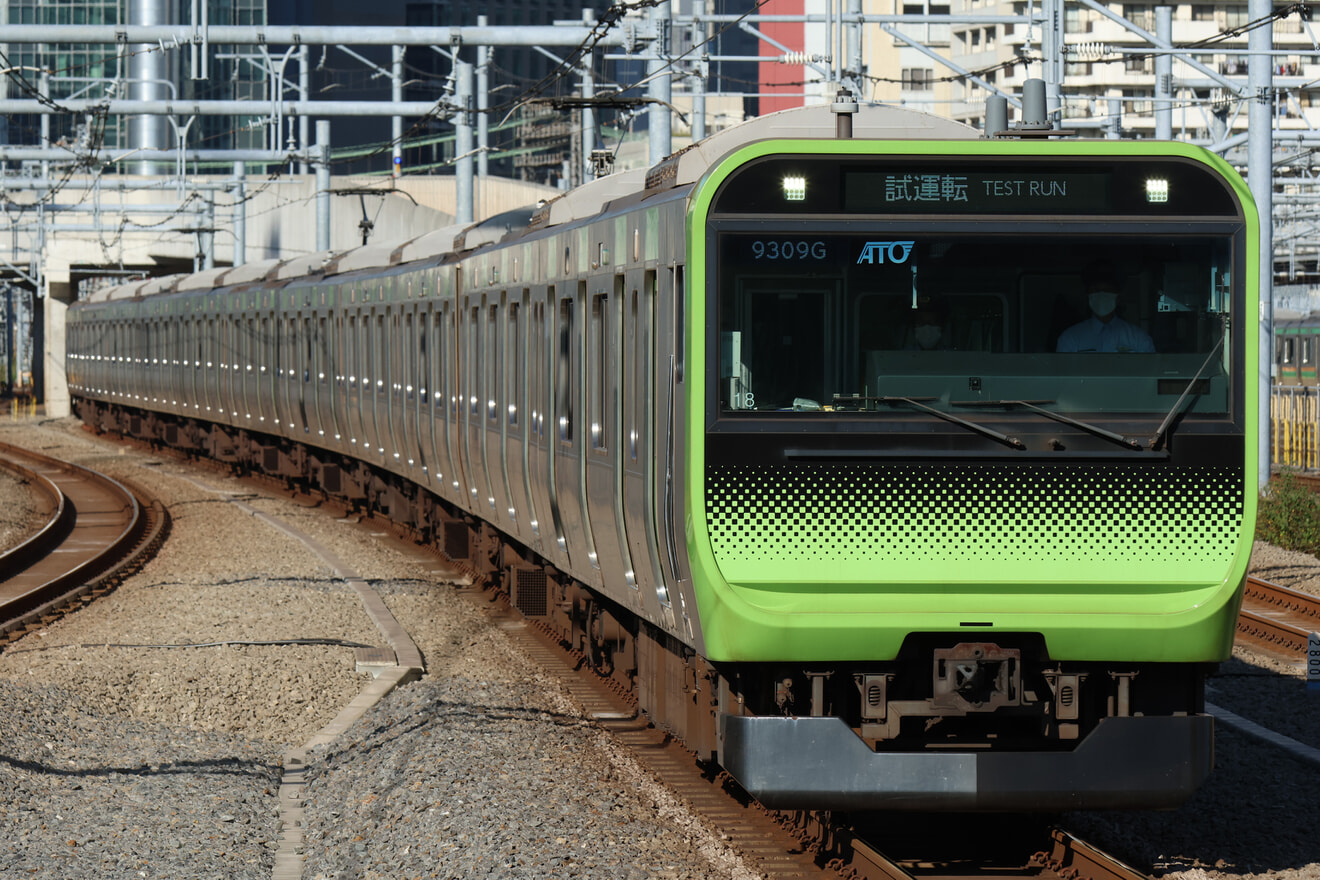 【JR東】池袋運輸区の乗務員訓練にE235系トウ18編成充当の拡大写真