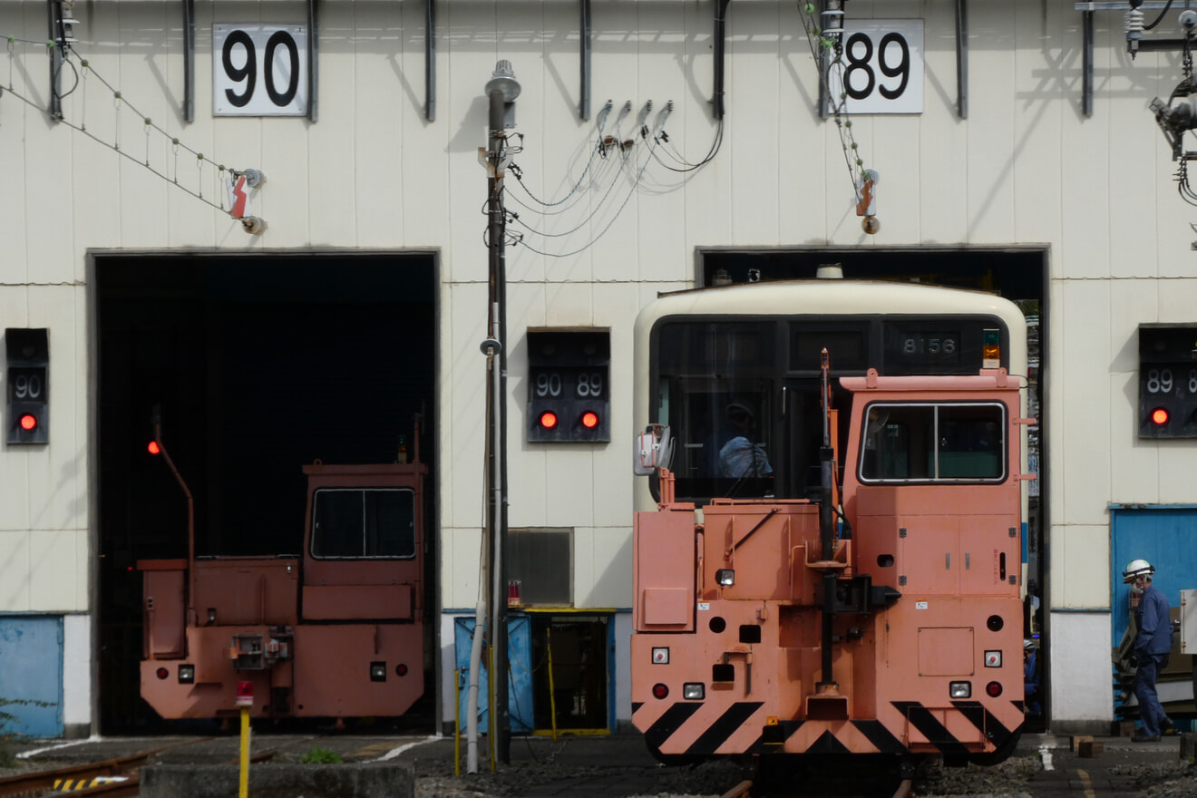 【小田急】8000形8056×4(8056F)廃車に伴うクーラー・部品撤去の拡大写真