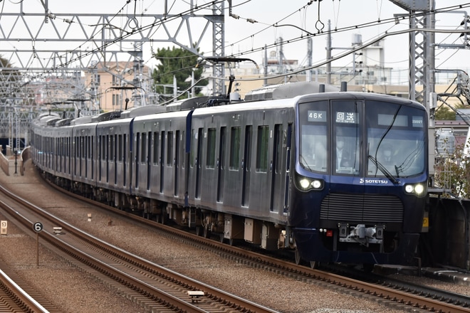 【相鉄】20000系20107×10(20107F)が和光市からかしわ台へ回送を多摩川駅で撮影した写真