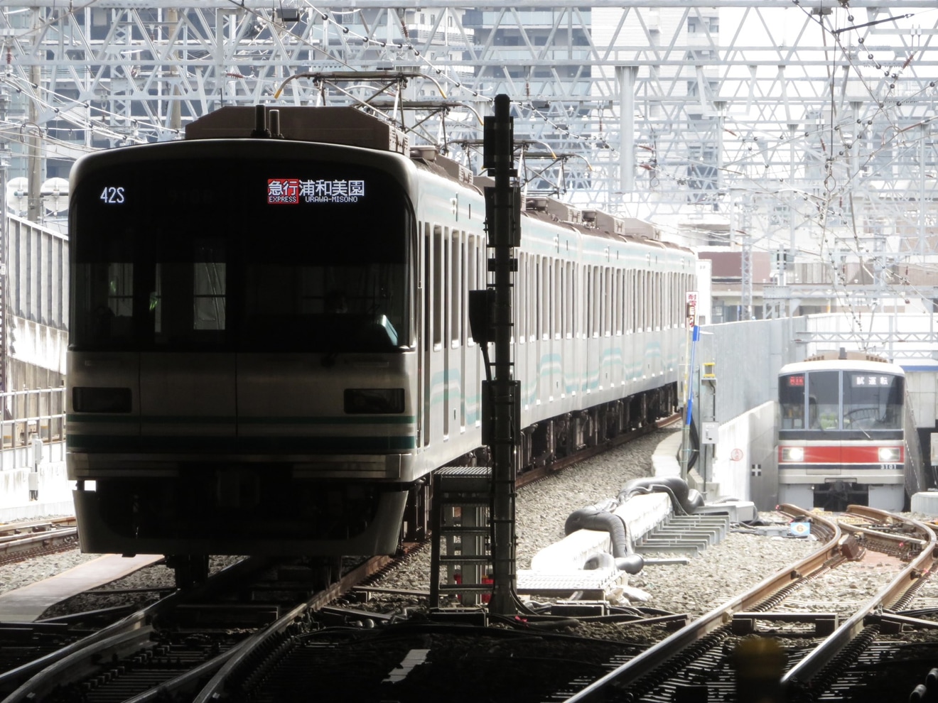 【東急】3000系3101F東急新横浜線で試運転の拡大写真