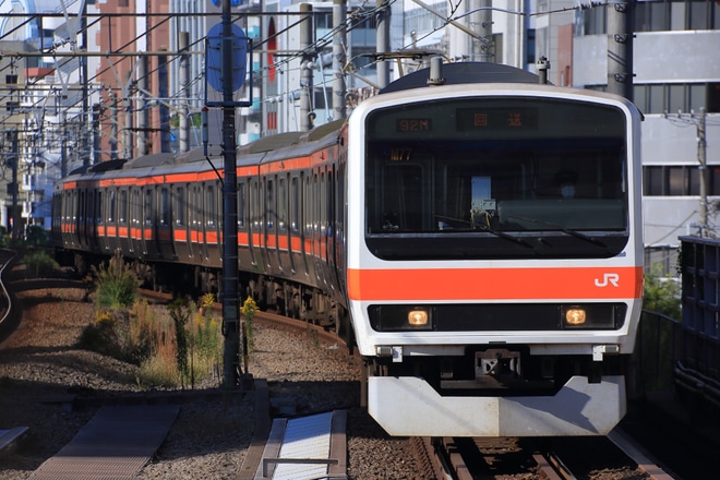 【JR東】209系M77編成東京総合車両センター入場回送を恵比寿駅で撮影した写真
