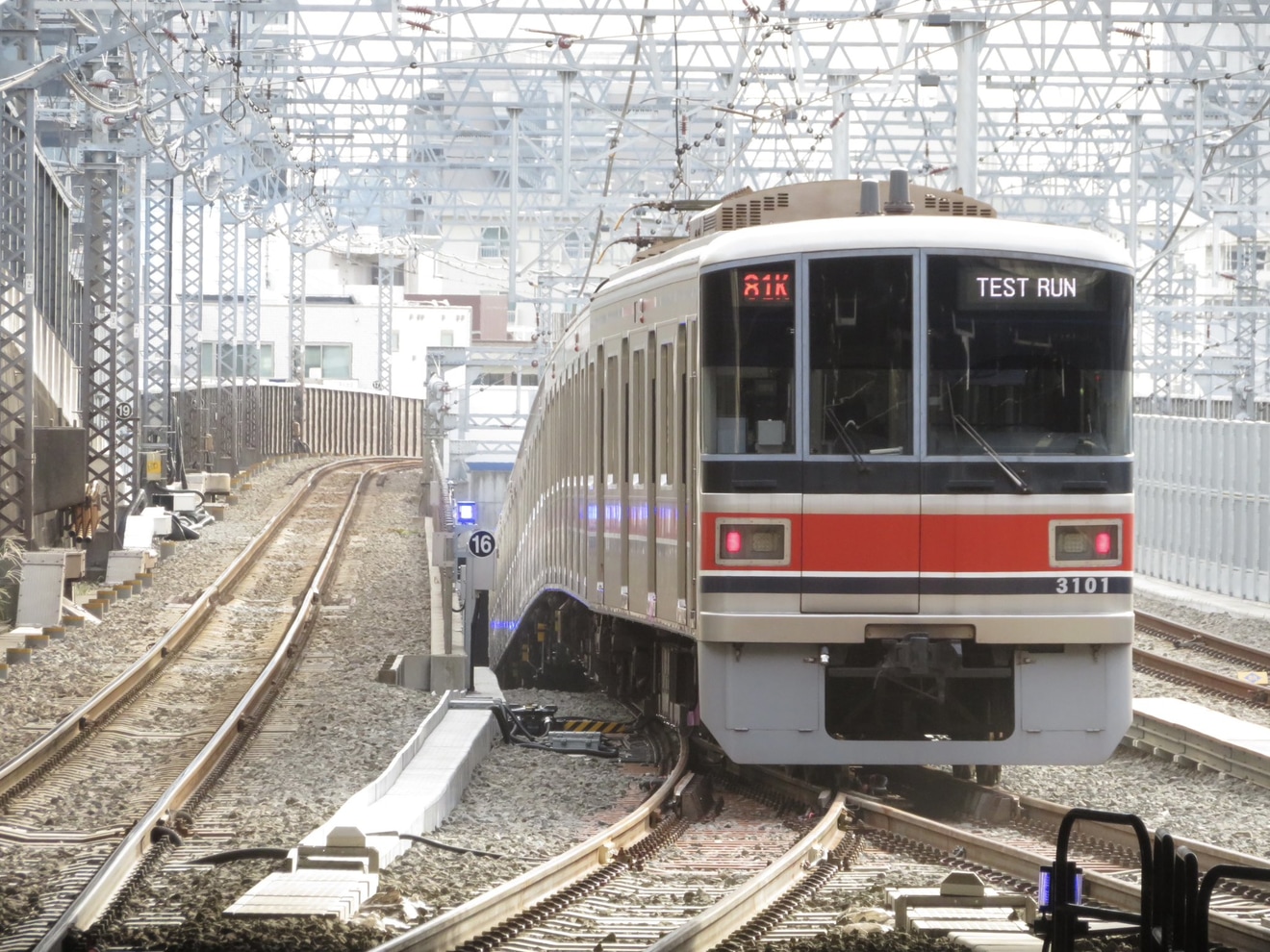 【東急】3000系3101F東急新横浜線で試運転の拡大写真