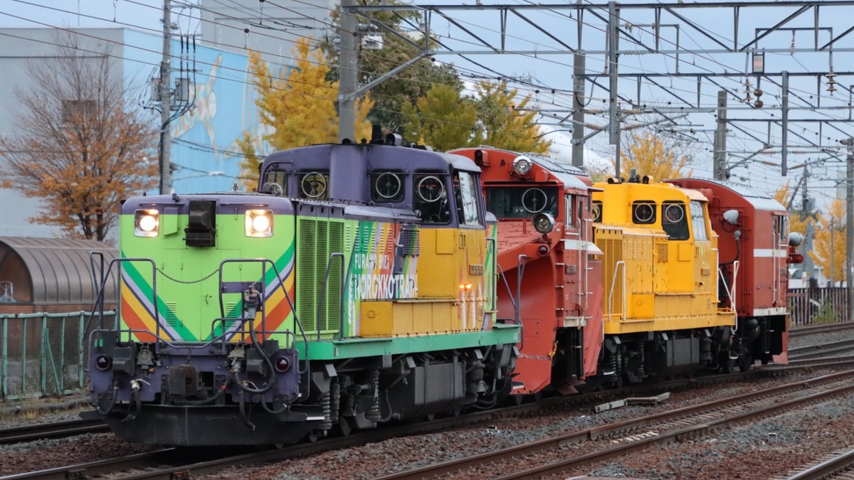 JR北】DE15-1535(ノロッコ)+DE15-1542(ロイヤル+ラッセル）苗穂へ回送